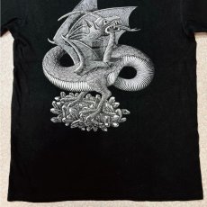 画像5: 「KIRKLAND(カークランド)」MC ESCHER エッシャー 騙し絵 ドラゴン プリント Tシャツ (5)