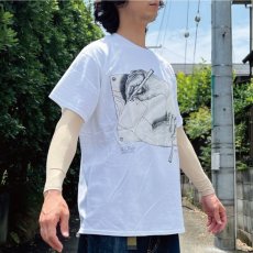 画像17: 「GILDAN(ギルダン)」MC ESCHER エッシャー 騙し絵 Drawing Hands 描く手 プリント Tシャツ (17)